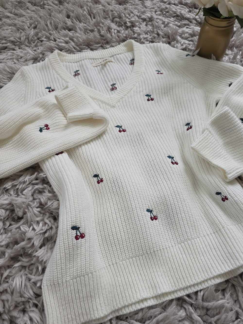 Lucky‎ Brand V-Neck Sweater w/ Cherry Embroidery Sz M - Picture 3 of 8